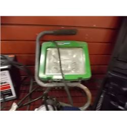 HALOGEN WORK LIGHT - GREEN (HAUSSMAN)