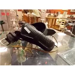 LEATHER GUN BELT WITH HOLSTER - SZ MEDIUM