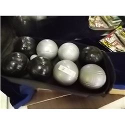 STEEL BOCHIE BALLS WITH CASE