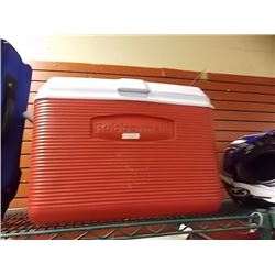 RUBBERMAID COOLER