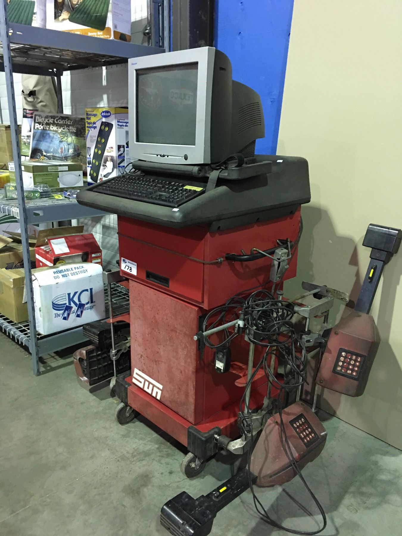 SUN MACHANIC SHOP WHEEL ALIGNMENT MACHINE