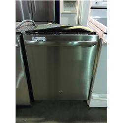 GE STAINLESS STEEL FRONT BUILT IN DISHWASHER ( MINOR SCRATCHES &