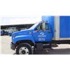 Image 2 : 1997 GMC 7500 CARGO TRUCK 20" CAT 3116 DIESEL 5 SPEED STD - HAS LIFT GATE