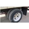 Image 9 : 1997 GMC 7500 CARGO TRUCK 20" CAT 3116 DIESEL 5 SPEED STD - HAS LIFT GATE