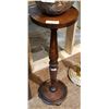 Image 1 : WALNUT CANDLE STAND