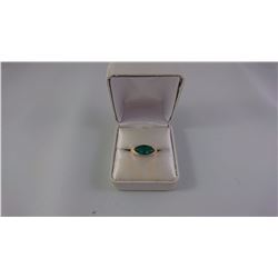 14KT YELLOW GOLD LADIES RING SET WITH ONE MARQUISE STONE PROBABLY GREEN PASTE