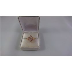 10KT YELLOW GOLD LADIES CLUSTER RING SET WITH 24 WHITE STONES TW 4.9 GRAM REPLACEMENT VALUE $425