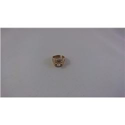 14-18 KT YELLOW AND WHITE GOLD LADIES RING (SOLDERED WITH DAMAGE TO SHANK) SET WITH 1 M-C STONE 10