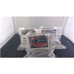 3 AUTOGRAPHED GRETZKY 2000 POINTS CARDS