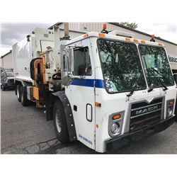 2009 MACK GARBAGE  TRUCK WITH LABRIE AUTOMIZER RIGHT ARM LOADER
