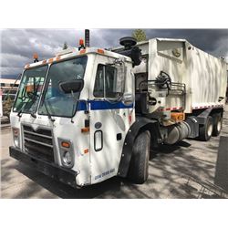 2009 MACK GARBAGE  TRUCK WITH LABRIE AUTOMIZER RIGHT ARM LOADER