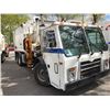 Image 2 : 2009 MACK GARBAGE  TRUCK WITH LABRIE AUTOMIZER RIGHT ARM LOADER