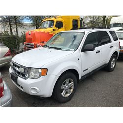 2008 FORD ESCAPE HYBRID, 4 DOOR SUV, WHITE, VIN # 1FMCU59H28KD98024