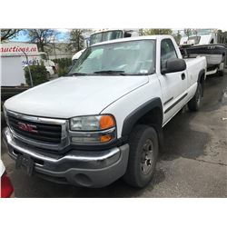 2004 GMC SIERRA 2500HD, 2DR PU, WHITE, VIN # 1GTHK24U44E217128