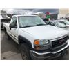 Image 2 : 2004 GMC SIERRA 2500HD, 2DR PU, WHITE, VIN # 1GTHK24U44E217128