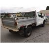 Image 2 : 2004 FORD F-350 XL SUPER DUTY, 2DOOR DUMP, WHITE, VIN # 1FTSF31L54ED19291