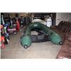 Image 2 : GREEN BAKERVIEW BOAT COMPANY MODEL 360 12' 5 PERSON ALUMINUM FLOOR INFLATABLE BOAT