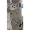 Image 3 : CAL SPA SANDBAR ACRY 100X100, MIST BASE, 51 JETS, LOUNGER, WATERFALL CASCADE, 6BHP 1SPD 60HZ,