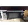 Image 3 : PANASONIC STAINLESS STEEL MICROWAVE OVEN, AND A BLACK PANASONIC MICROWAVE OVEN