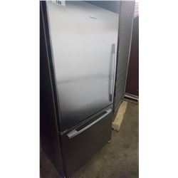 FISHER & PAYKEL STAINLESS STEEL MODEL RF175WCLX1 REFRIGERATOR WITH BOTTOM FREEZER