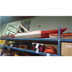 9' RED/WHITE KAYAK