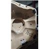 Image 3 : CAL SPA MEXICAN SAND ACRY 90X90, SMOKE BASE, 35 JETS, BENCH, WATERFALL CASCADE, 5BHP 2SPD 60HZ,