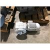 Image 2 : DAM ELECTRIC MOTOR WITH GEAR BOX AND NO NAME WHITE ELECTRIC MOTOR