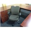 Image 2 : HAWORTH IMPROV FULLY ADJUSTABLE TASK CHAIR