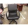 Image 2 : BLACK LEATHER MID BACK EXECUTIVE CHAIR
