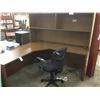 Image 2 : CHESTNUT 6X6' CORNER COMPUTER DESK C/W HUTCH