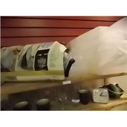 SHELF OF STORAGE CONTAINERS