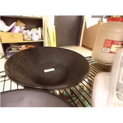 NEW GOLD PAN - ESTWING - BLACK PLASTIC - MED