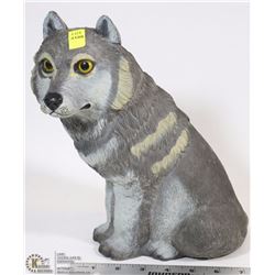 WOLF LAWN ORNAMENT