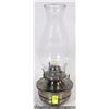 Image 1 : VINTAGE OIL LAMP