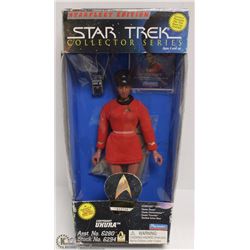 PLAYMATES STAR TREK COLLECTOR SERIES LIEUTENANT