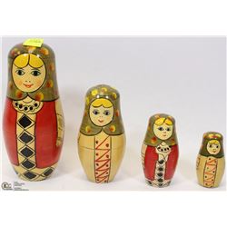 MATROYSHKA 'RUSSIAN NESTING DOLLS - 4 PIECE