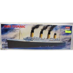 LARGE RMS TITANIC MODEL: 1/350 SCALE