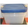Image 1 : 3 ROUGHNECK BY RUBBERMAID PLASTIC BINS