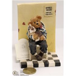 NORMAN ROCKWELL FIGURINE WAITING FOR THE VET