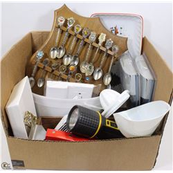 FLAT OF ASSORTED COLLECTIBLES