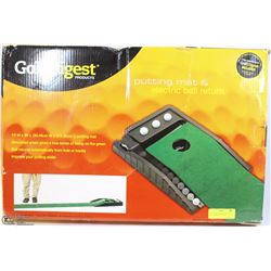 GOLF DIGEST PUTTING MAT AND ELECTRIC BALL RETURN