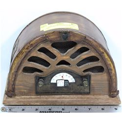 ANTIQUE RADIO STYLE STORAGE CASE