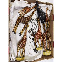 FLAT W/WOOD SAFARI ANIMALS & HAND