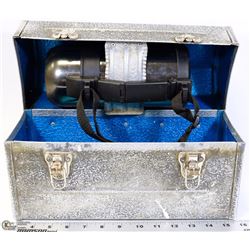 VINTAGE ALUMINUM LUNCHBOX W/ THERMOS INSIDE