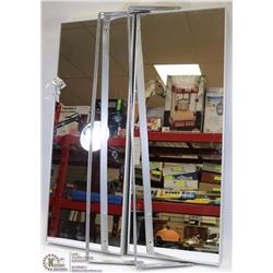 LOT OF 2 MIRRORS WITH THE BRACKETS