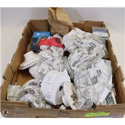 FLAT OF OUTDOOR GARDEN HARDWARE AND MORE