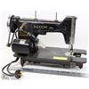 Image 1 : VINTAGE SEWING MACHINE (WORKS)