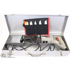 PORTER CABLE TIGER SAW W/ MILWAUKEE SAW BITS