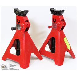 A PAIR OF PRO POINT 2 TON JACK STANDS