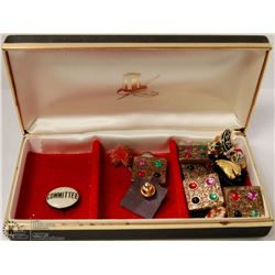 139) VINTAGE JEWELRY BOX WITH VINTAGE PINS